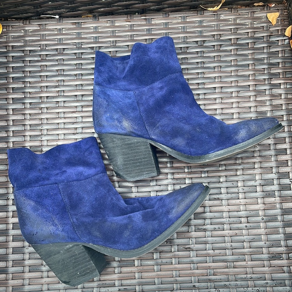 NWOT Aldo Booties, Size 7